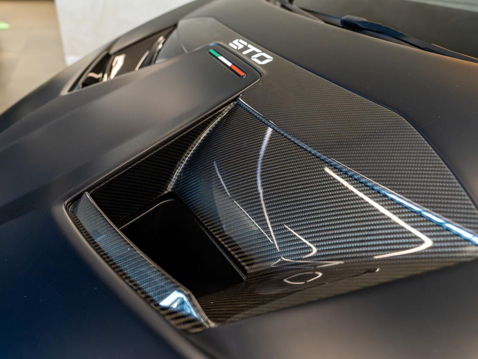 2024 Lamborghini Huracan STO