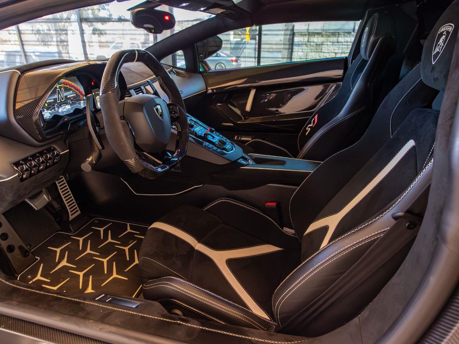 2020 Lamborghini Aventador SVJ Roadster
