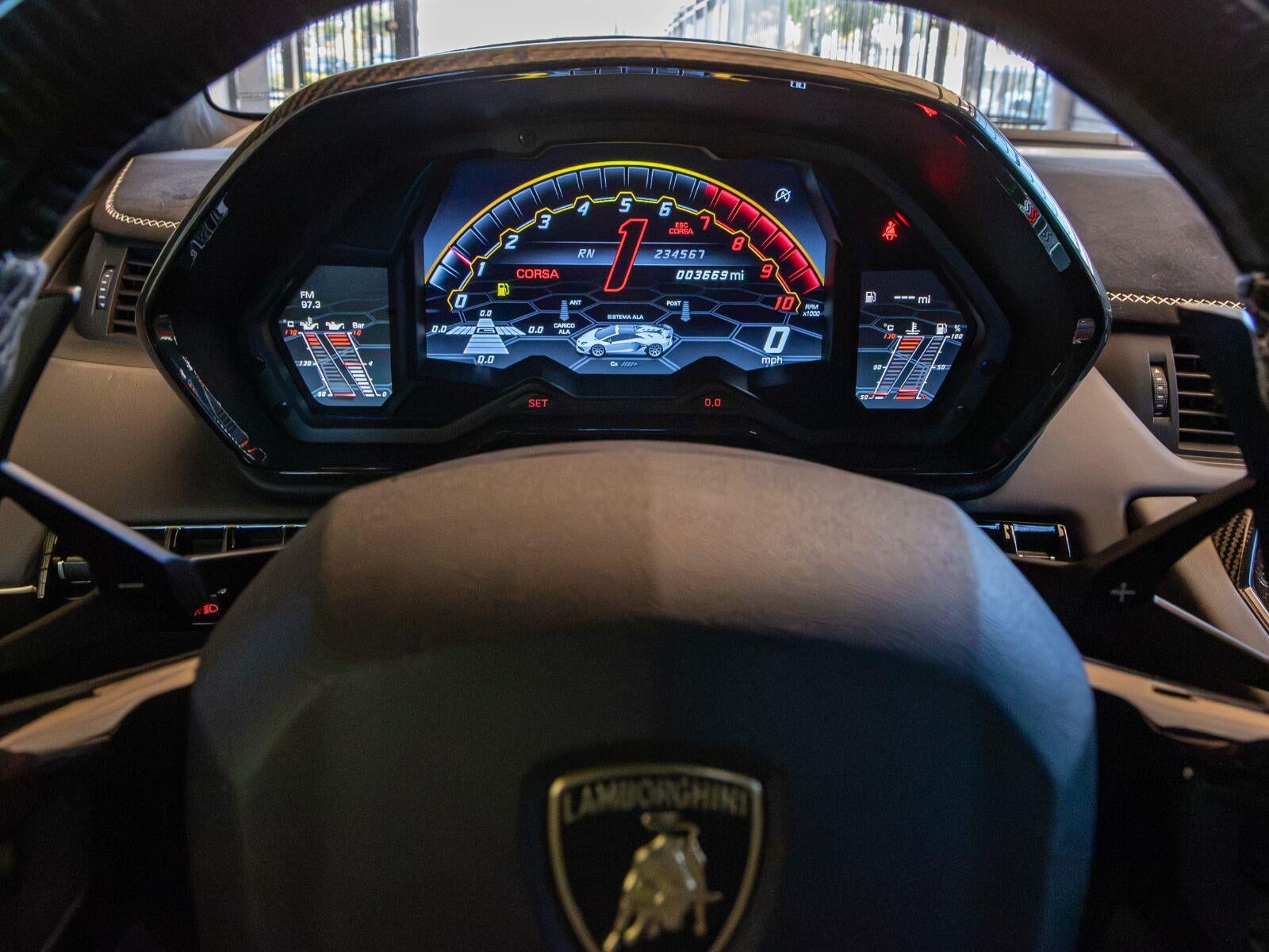 2020 Lamborghini Aventador SVJ Roadster