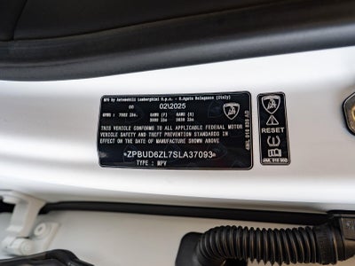 2025 Lamborghini Urus SE